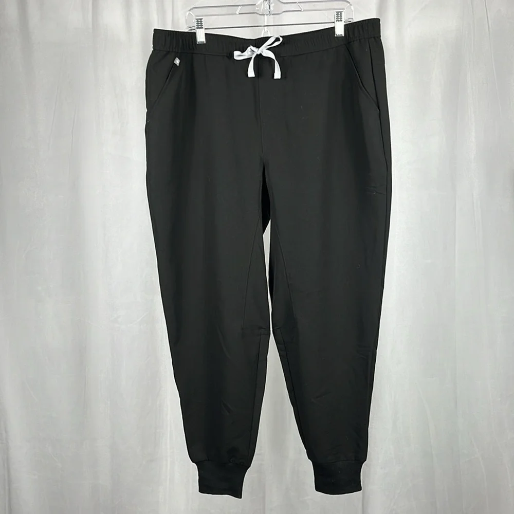 FIGS Men’s Tansen‎ Jogger Scrub Pants in Black.